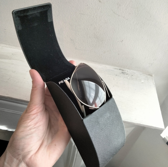 Prada Ultravox Sunglasses gold and ivory with case and cleaning cloth - Picture 8 of 10